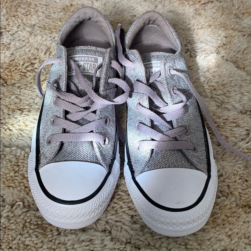 Women’s gray converse
